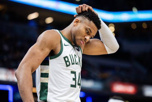 退役英格兰裁判谈职业生涯中的压力与挑战